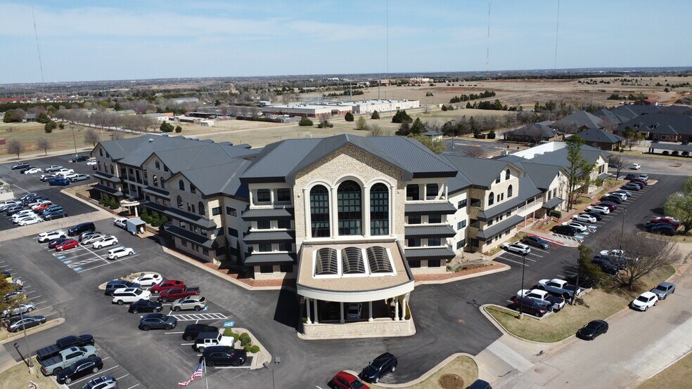 701 Cedar Lake Blvd, Oklahoma City, OK à louer - Photo du bâtiment - Image 2 de 25