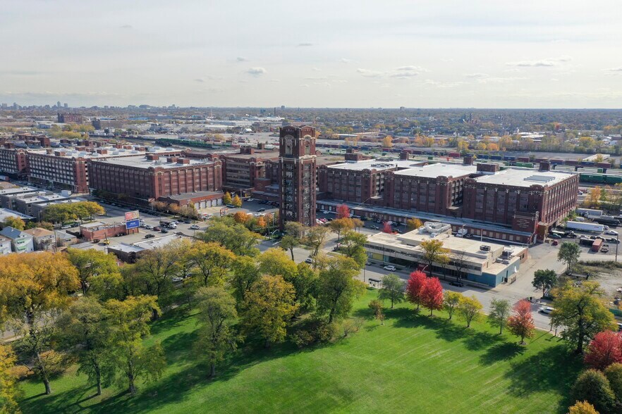 Pershing Industrial portefeuille de 6 propriétés à vendre sur LoopNet.ca - Photo du bâtiment - Image 2 de 5