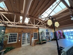 604 Main St, Half Moon Bay, CA à louer Photo intérieure- Image 2 de 8