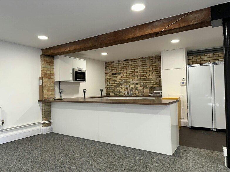 London Rd, Pampisford for lease - Interior Photo - Image 3 of 3