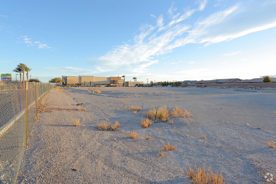 7325 Aliante Pky, North Las Vegas, NV for lease - Building Photo - Image 3 of 4