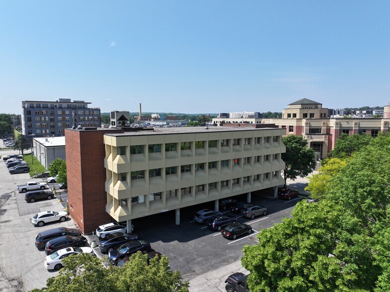 300 3rd Ave SE, Rochester, MN for lease - Primary Photo - Image 1 of 111