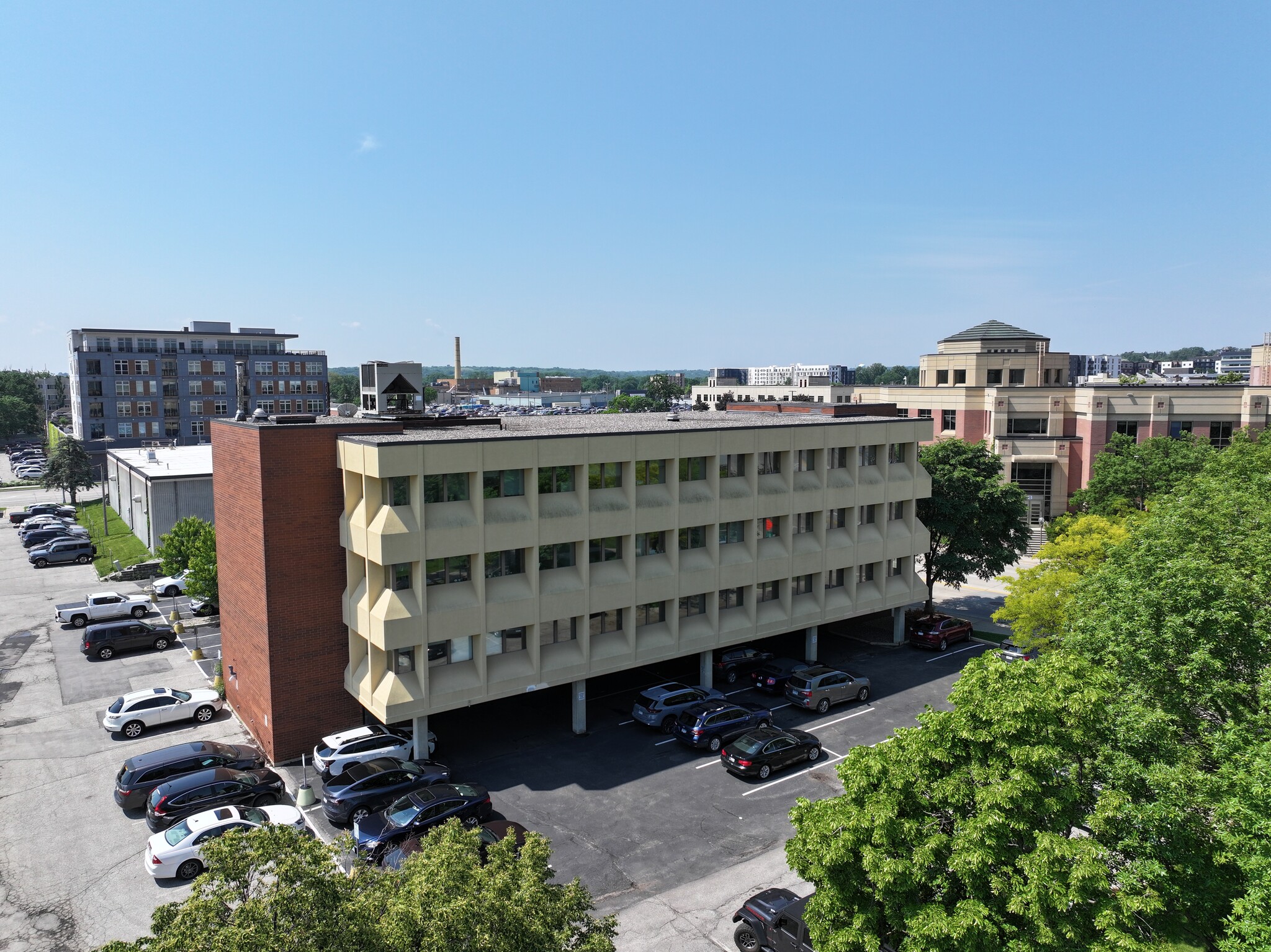300 3rd Ave SE, Rochester, MN for lease Primary Photo- Image 1 of 112