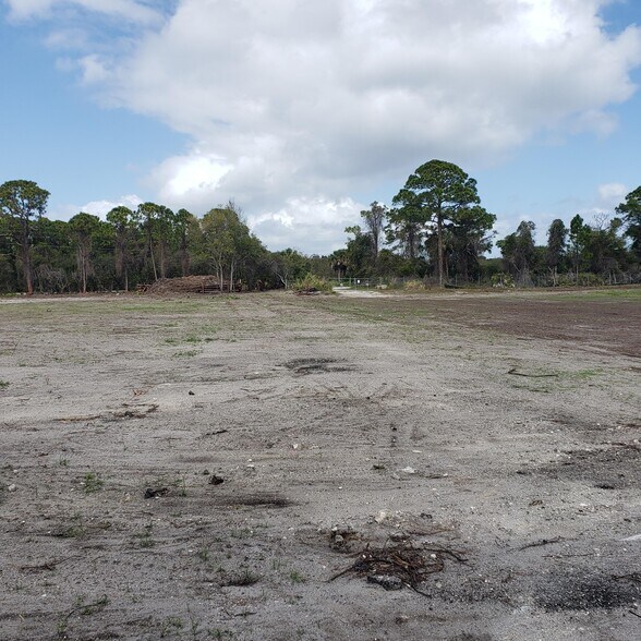 5590 N Highway 1, Palm Shores, FL à louer - Photo du bâtiment - Image 3 de 4