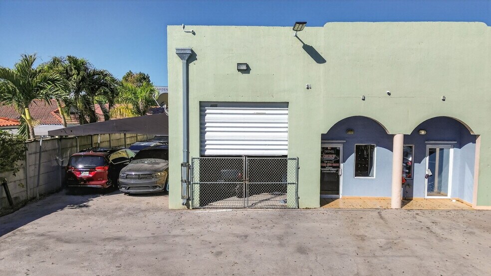 9180 NW 119th St, Hialeah, FL à vendre - Photo du bâtiment - Image 3 de 23