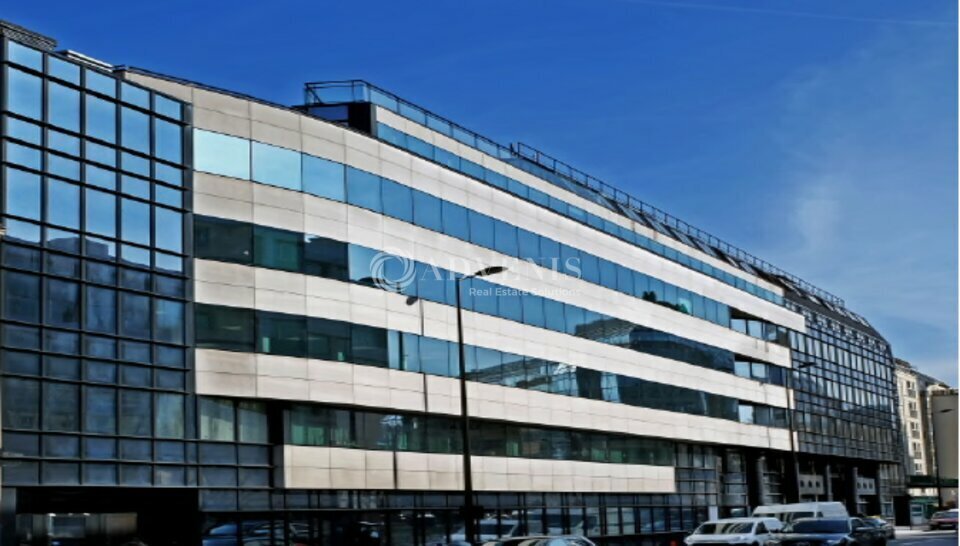 16 Rue Victor Hugo, Levallois-Perret à louer - Photo du bâtiment - Image 1 de 8