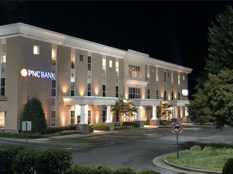 2150 Country Club Rd, Winston-Salem, NC for lease - Building Photo - Image 2 of 7