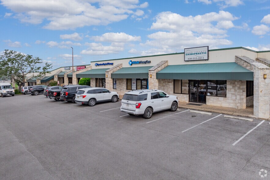 1400-1460 Sidney Baker St, Kerrville, TX à louer - Photo du bâtiment - Image 1 de 20
