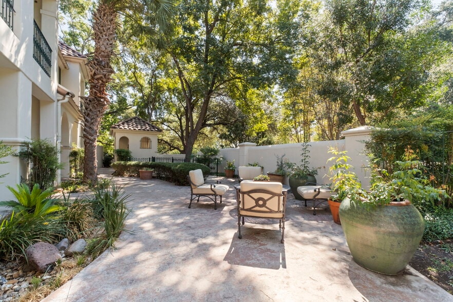 131 Saint Dennis Ave, Alamo Heights, TX à vendre - Photo du bâtiment - Image 2 de 29