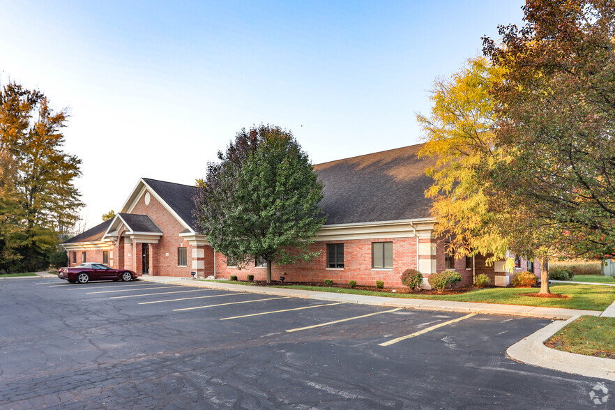 3495-3497 Coolidge Rd, East Lansing, MI for lease - Primary Photo - Image 1 of 16