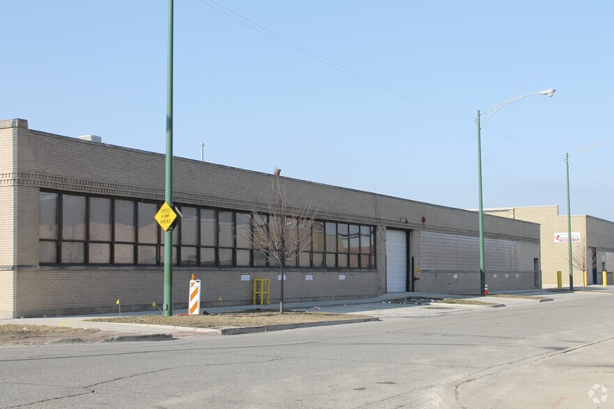 4500 S Kolin Ave, Chicago, IL à louer - Photo du bâtiment - Image 3 de 9