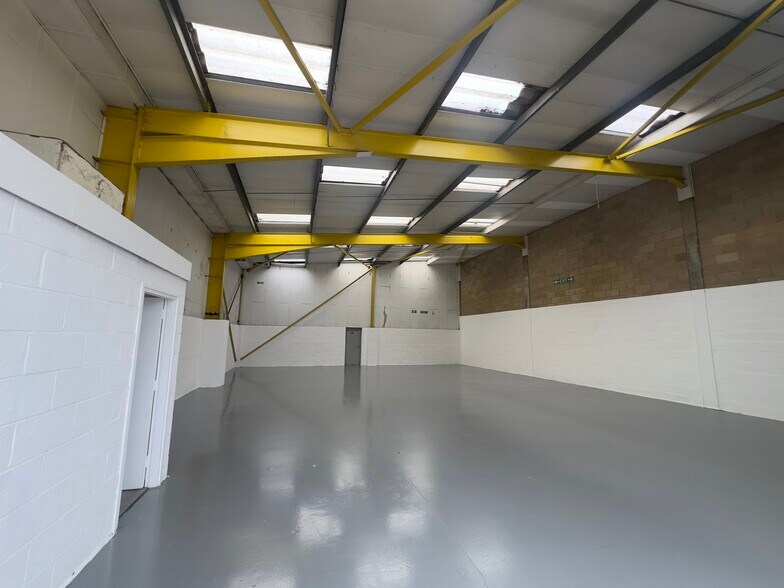 Babbage Rd, Stevenage à louer - Photo du bâtiment - Image 2 de 6