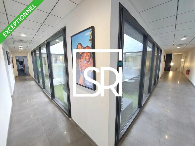 Office in Cournon-d'Auvergne for sale - Building Photo - Image 2 of 12