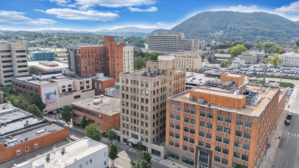 30 Franklin Rd SW, Roanoke, VA for lease - Building Photo - Image 1 of 13