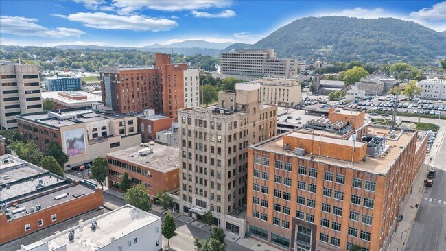 Plus de détails pour 30 Franklin Rd SW, Roanoke, VA - Bureau à louer