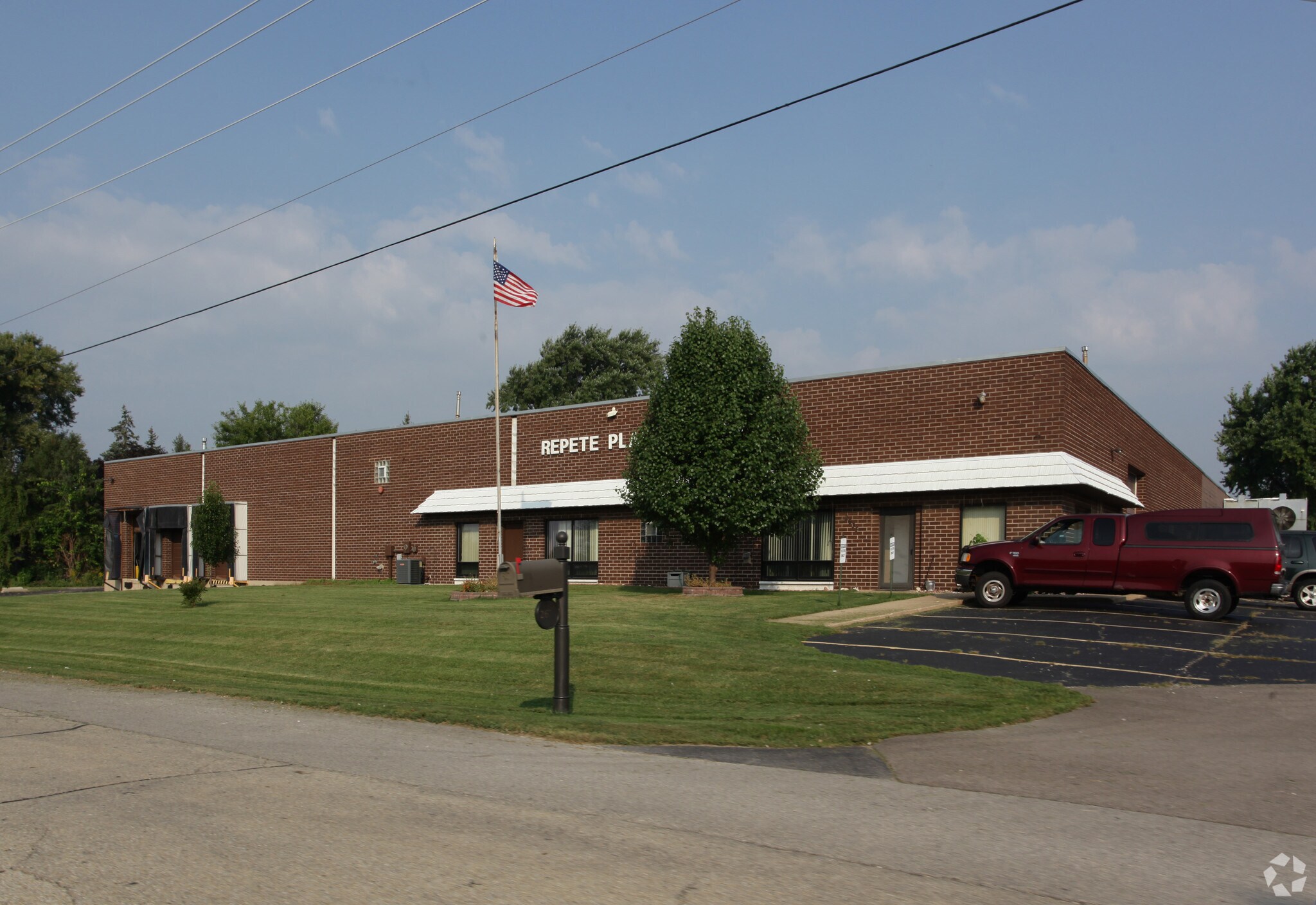 2633 Kaneville Ct, Geneva, IL à louer Photo principale- Image 1 de 8