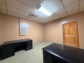124 N Main St, Warrenton, NC for lease Interior Photo- Image 1 of 7