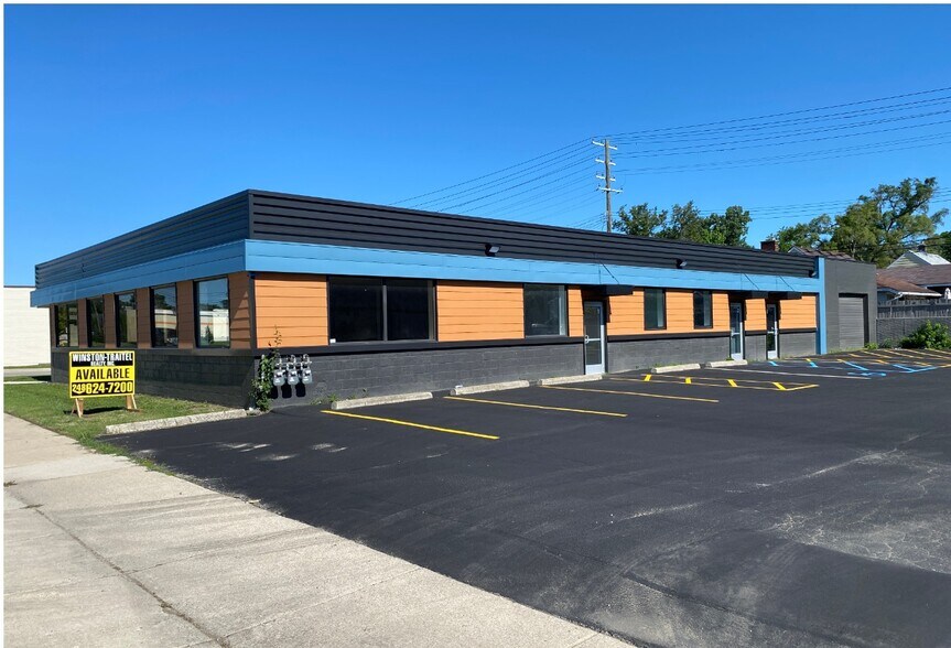 3890 11 Mile Rd, Berkley, MI à louer - Photo du bâtiment - Image 1 de 7