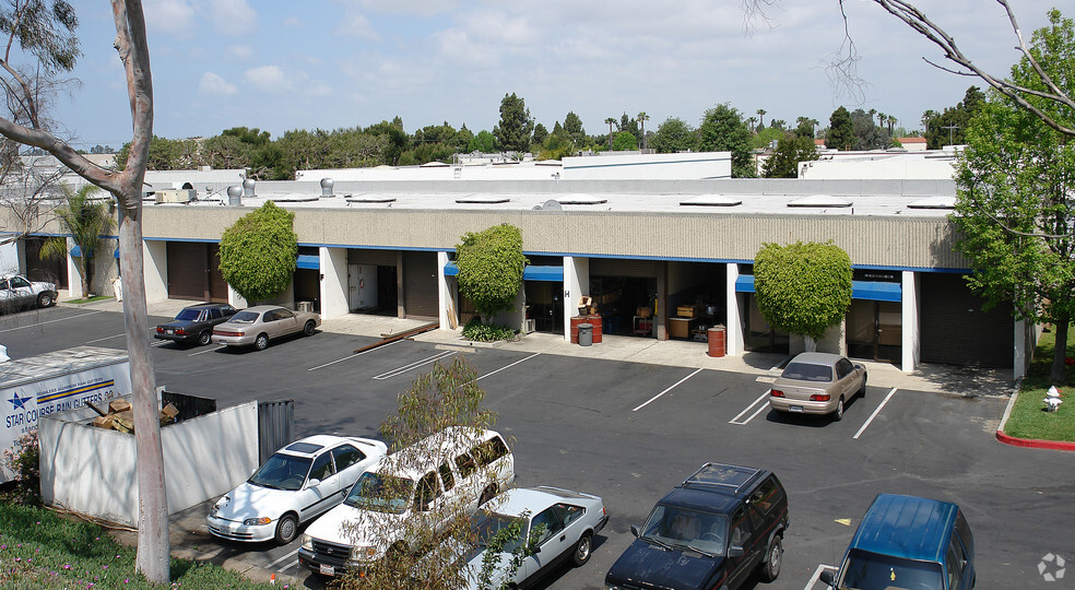 11577 Slater Ave, Fountain Valley, CA for lease - Primary Photo - Image 2 of 3