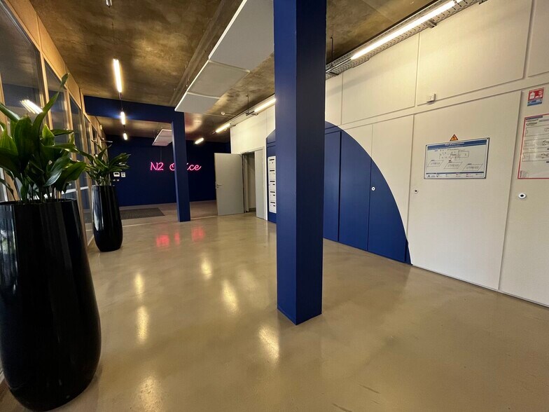 68 Rue Achard, Bordeaux for lease - Building Photo - Image 2 of 11