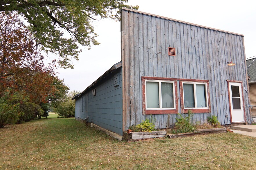 145 S Randall Ave, Janesville, WI à vendre - Photo du bâtiment - Image 3 de 7