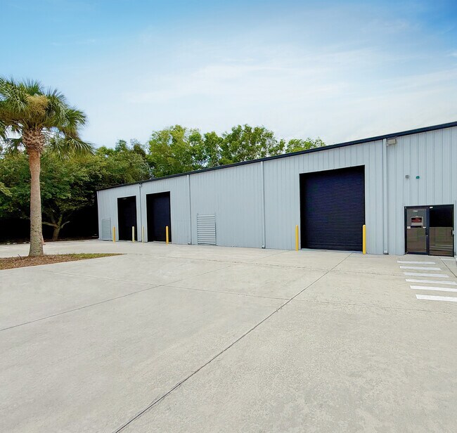 Plus de détails pour 12960 SE Suzanne Dr, Hobe Sound, FL - Industriel à louer
