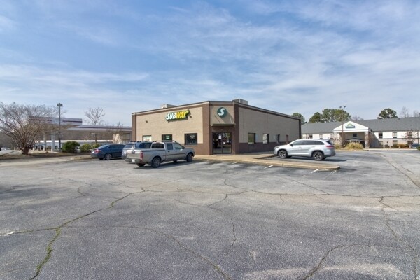 394 W Butler Rd, Mauldin, SC à vendre - Photo du bâtiment - Image 2 de 9