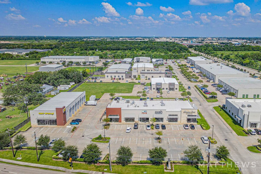 1416 FM 528 Rd, Webster, TX à vendre - Photo du bâtiment - Image 2 de 3