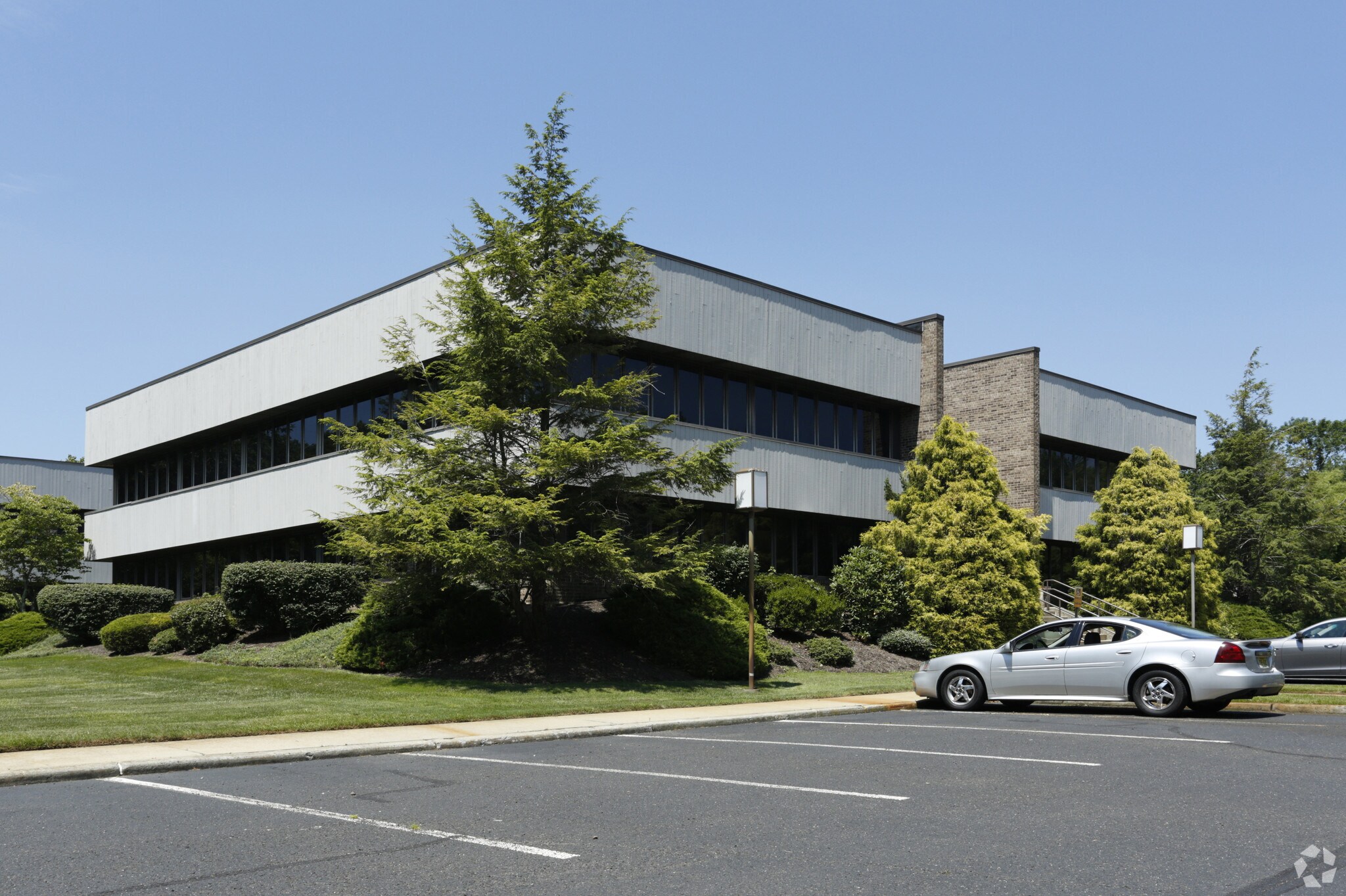 257 Monmouth Rd, Oakhurst, NJ for lease Primary Photo- Image 1 of 6