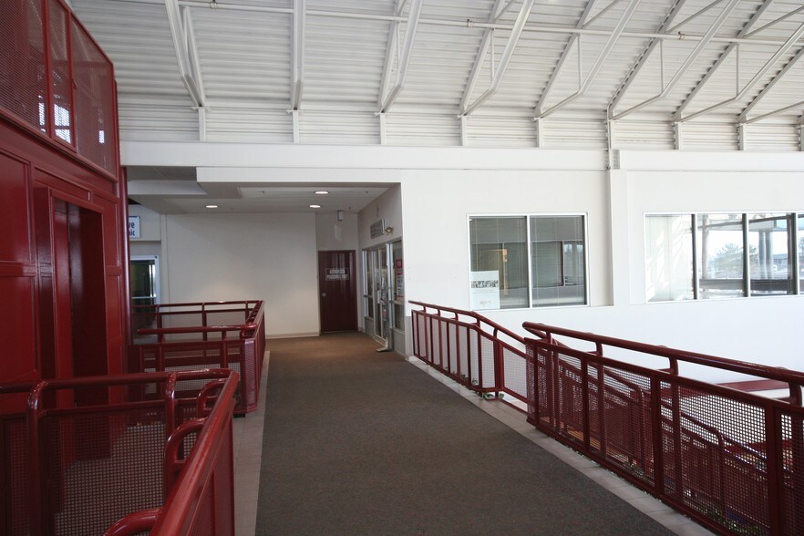 70 McLeod Ave, Spruce Grove, AB for sale - Building Photo - Image 1 of 1