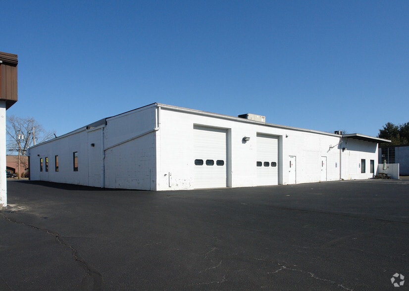 101 Pitkin St, East Hartford, CT for lease - Building Photo - Image 2 of 2