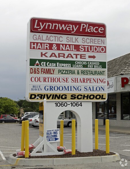 1060 Lynnhaven Pky, Virginia Beach, VA à louer - Photo du bâtiment - Image 2 de 4