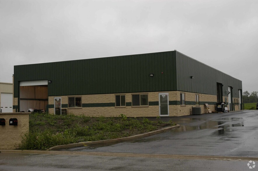 9325 Corsair Rd, Frankfort, IL à vendre - Photo du bâtiment - Image 2 de 3