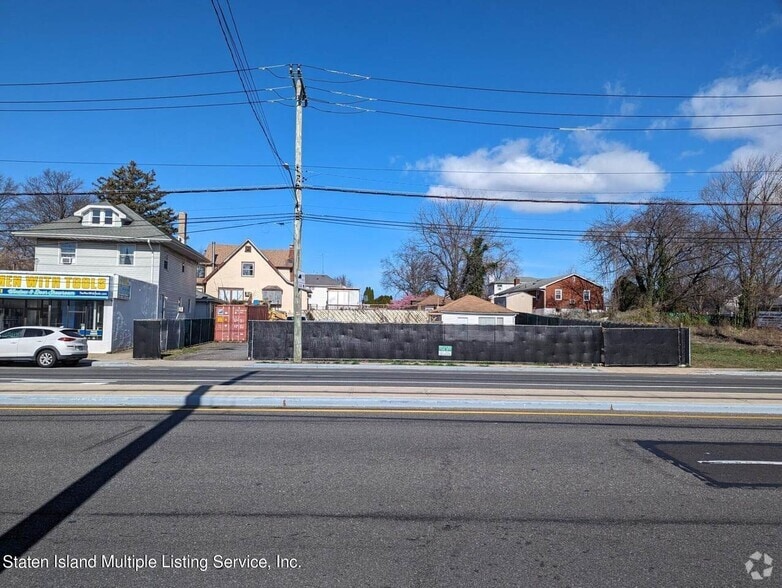 4185 Hylan Blvd, Staten Island, NY for lease - Building Photo - Image 1 of 5