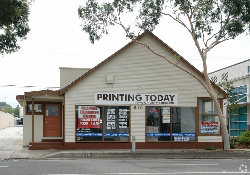910 W 6th St, Corona, CA for lease - Primary Photo - Image 3 of 17