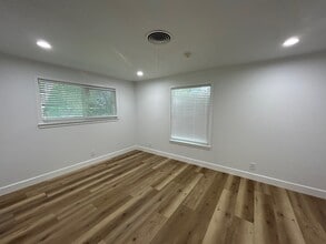 8060 Highway 290 W, Austin, TX for lease Interior Photo- Image 2 of 4