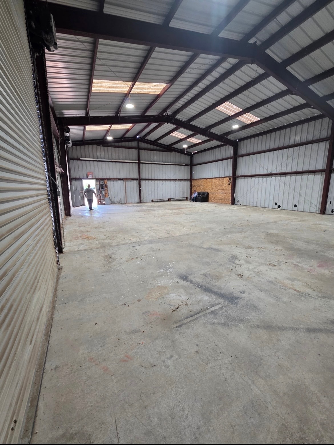 17320 Grand Ave, Lake Elsinore, CA for lease Interior Photo- Image 1 of 3