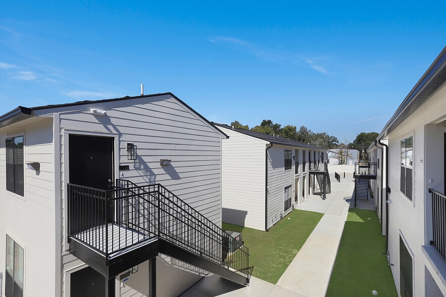 4380 Mohican Prescot Crossover, Baton Rouge, LA à vendre - Photo du bâtiment - Image 1 de 10