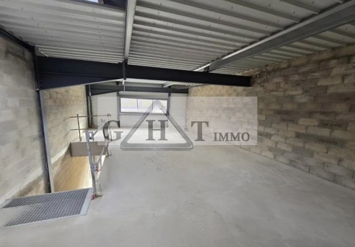 Industrial in Cormeilles-en-Parisis for sale - Interior Photo - Image 2 of 3