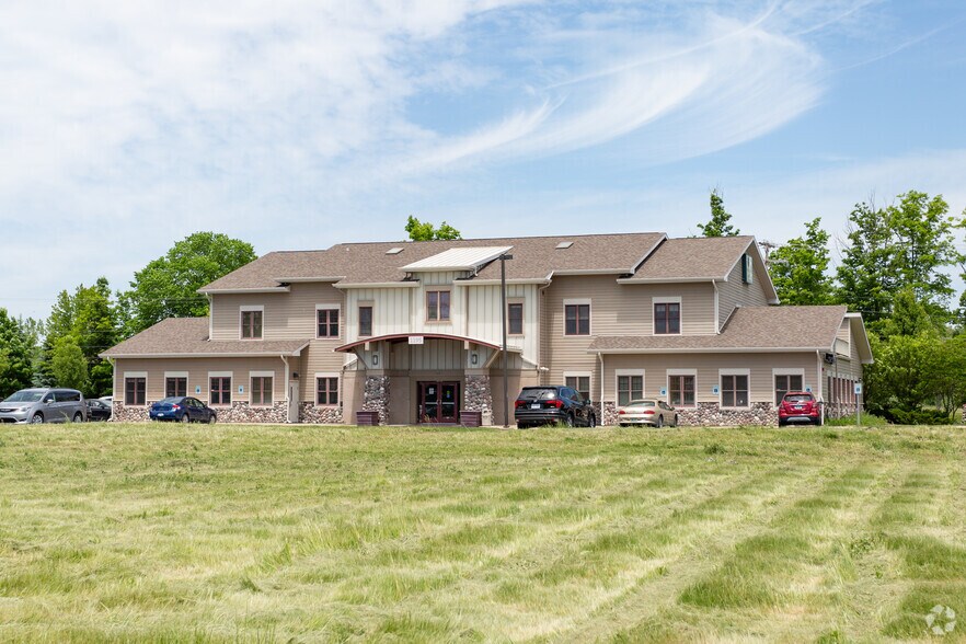 1195 Wilson Ave NW, Grand Rapids, MI à vendre - Photo du bâtiment - Image 2 de 6