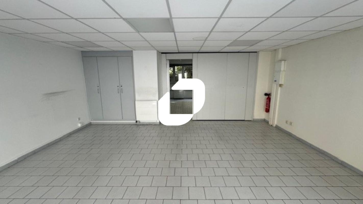 23-25 Rue Duranton, Paris for lease Interior Photo- Image 1 of 8