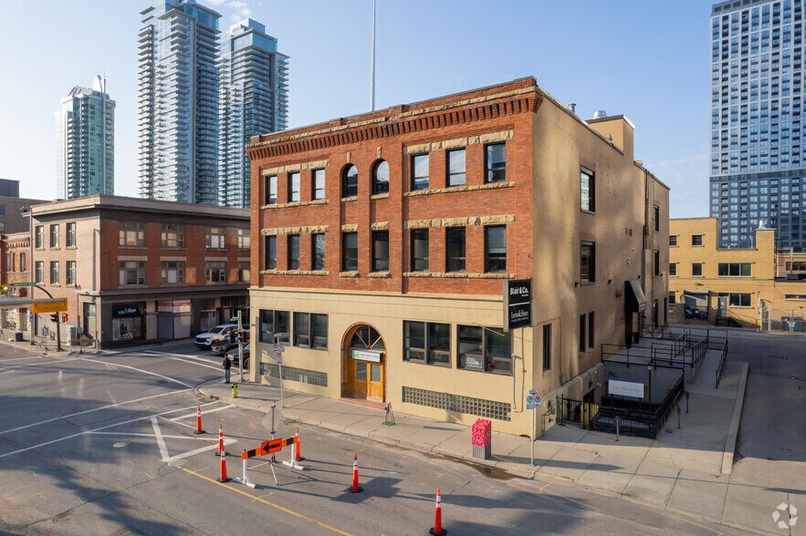 239 10th Ave SE, Calgary, AB à louer - Photo du bâtiment - Image 2 de 6