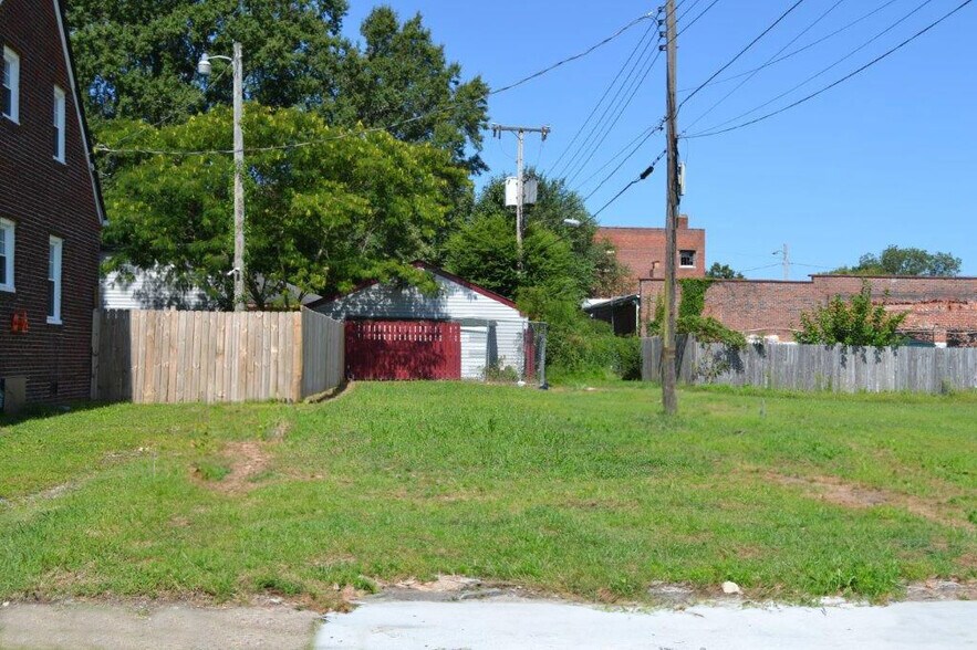 Afton Pkwy & Farragut St portefeuille de 2 propriétés à vendre sur LoopNet.ca - Photo du bâtiment - Image 3 de 3