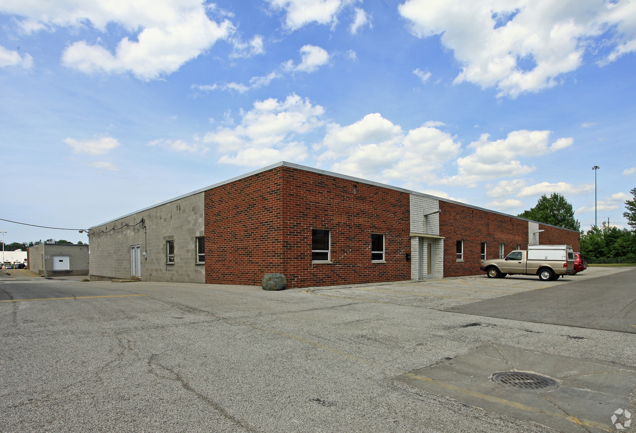 55-99 Alpha Park, Highland Heights, OH for lease Building Photo- Image 1 of 3