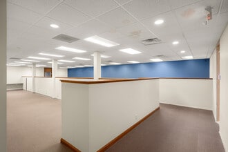 1015 3rd St, Columbus, IN à louer Photo intérieure- Image 2 de 60