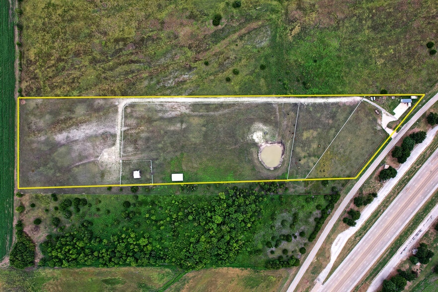 6882 N Interstate Highway 35 E, Waxahachie, TX for lease - Building Photo - Image 3 of 21