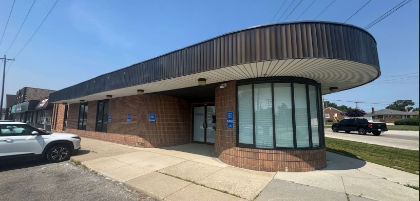 21571 Kelly Rd, Eastpointe, MI for sale Building Photo- Image 1 of 3