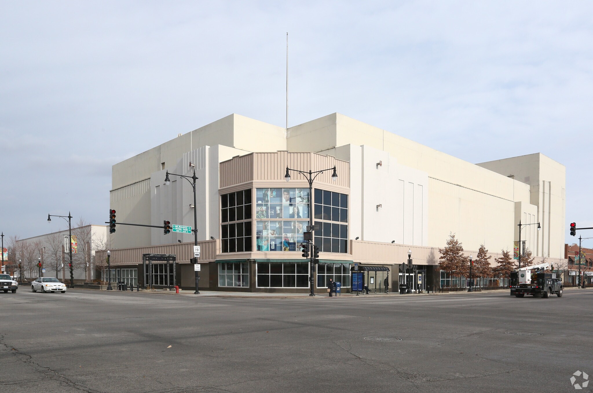 4730 W Irving Park Rd, Chicago, IL for sale Primary Photo- Image 1 of 1