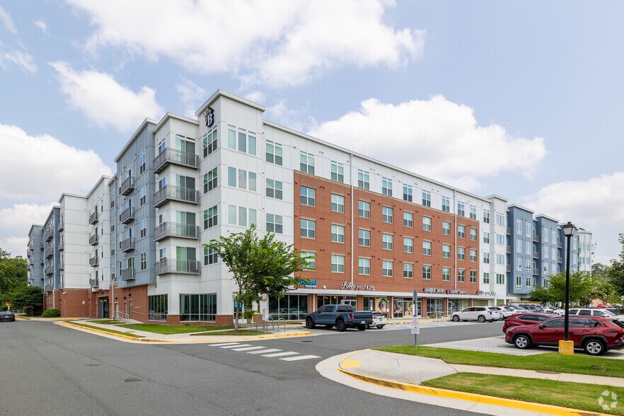 9142 Richmond Hwy, Fort Belvoir, VA à louer - Photo du bâtiment - Image 2 de 28