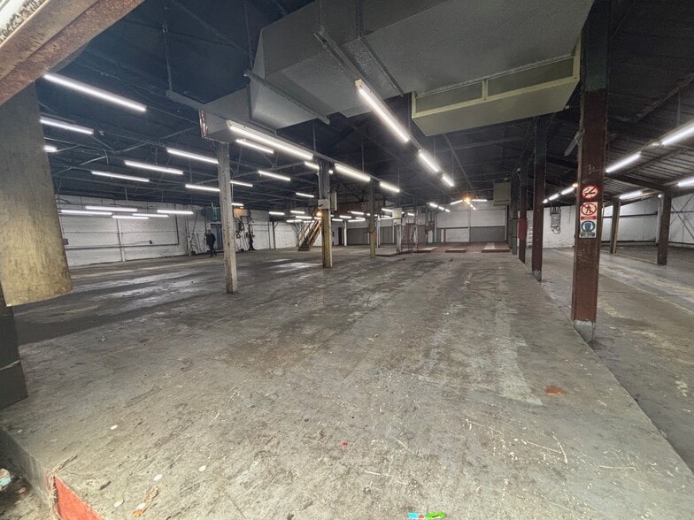 14 Knapdale St, Glasgow for lease - Building Photo - Image 2 of 8